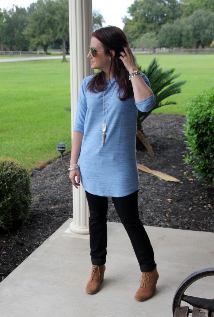 Fall Tunic, Skinny Jeans and Wedge Booties / Lady in Violet Blog