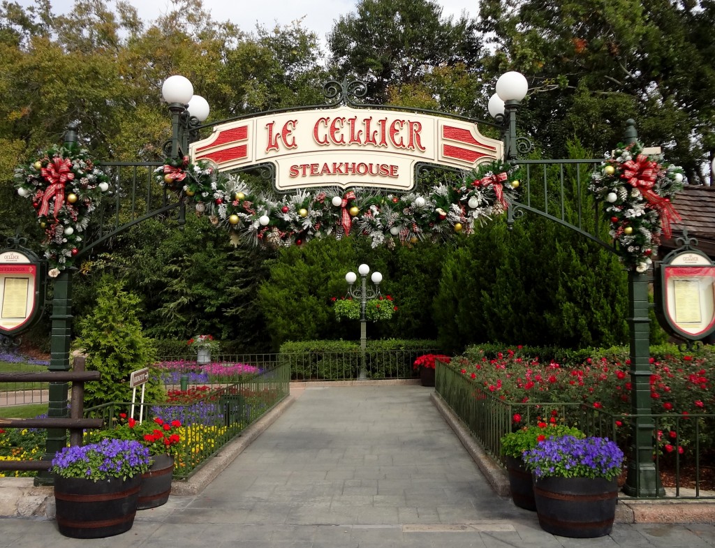 Walt Disney World Epcot le Cellier Christmas