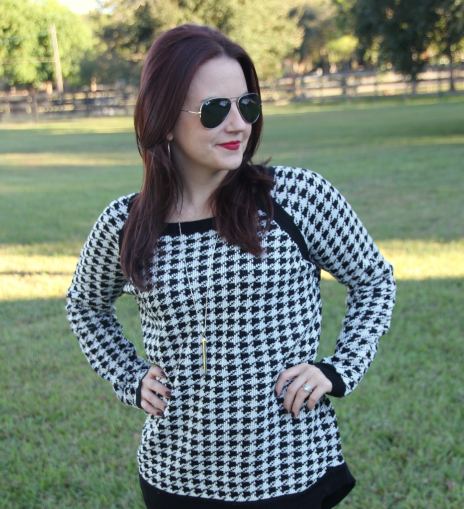 BB Dakota Sweater, chevron pattern black and white