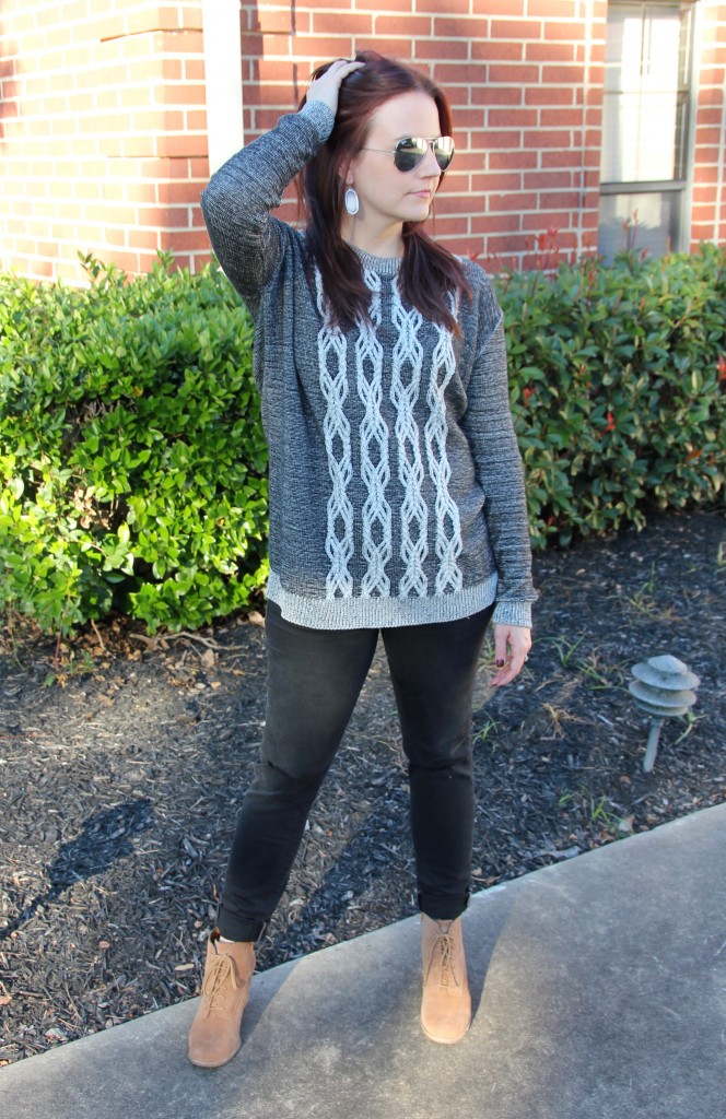 Casual Winter Sweater with lace details and skinny jeans