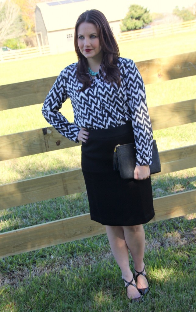 Office Outfit Idea - Pencil skirt and printed button down, perfect for work look