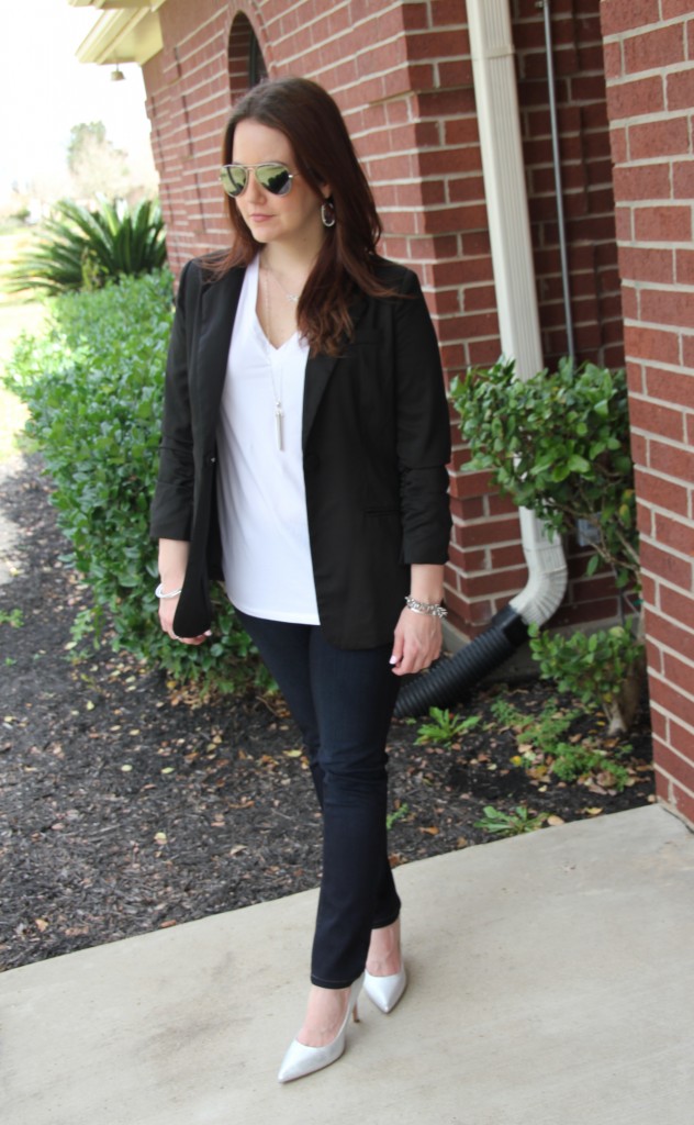 Casual Professional office outfit idea - blazer, white tee and skinny jeans