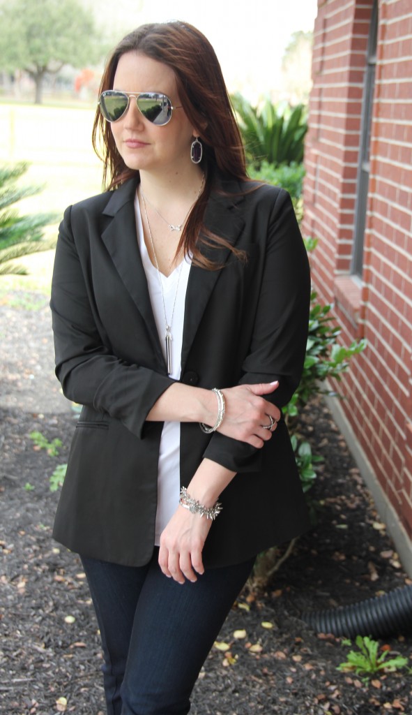 Casual Professional office outfit idea - blazer, white tee and skinny jeans