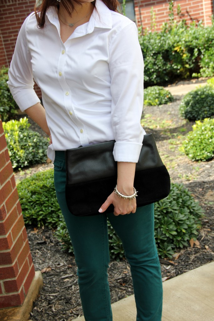 Spring Transition outfit idea - button down blouse, skinny jeans, and sandals - love the elaine turner clutch!