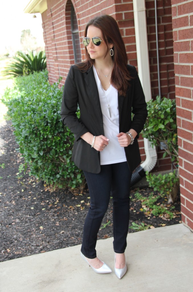 Casual Professional office outfit idea - blazer, white tee and skinny jeans