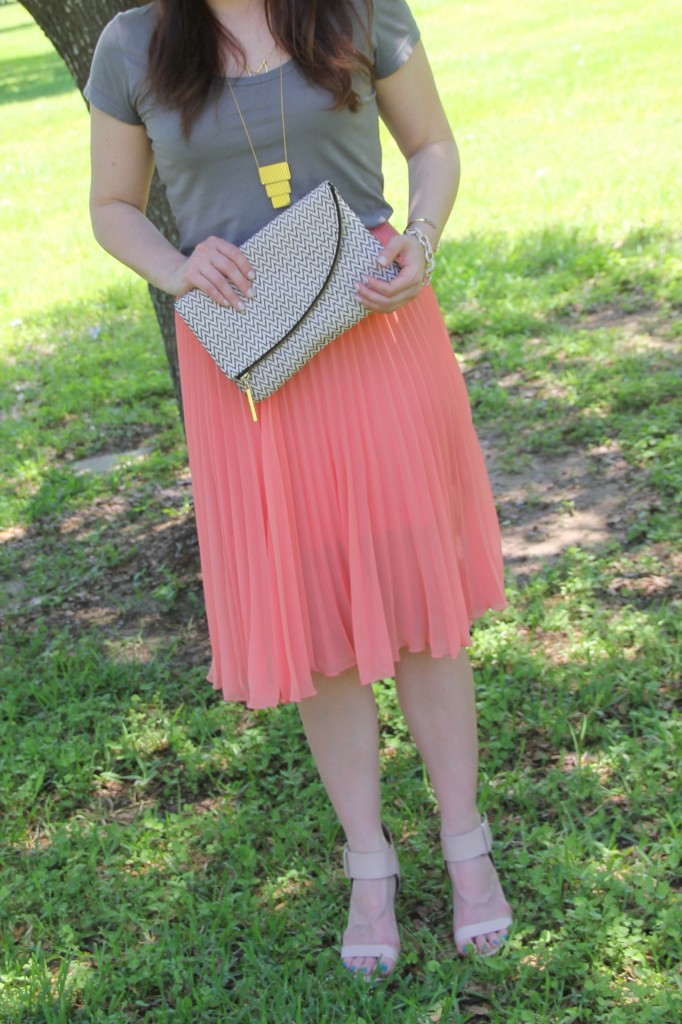 Spring Outfit Idea - Gray T-shirt and Pink Pleated Midi Skirt with Nude Pumps | Lady in Violet