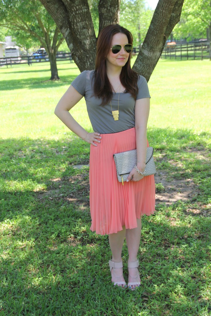 Spring Outfit Idea - Gray Tshirt and Pleated Midi Skirt with Pumps | Lady in Violet
