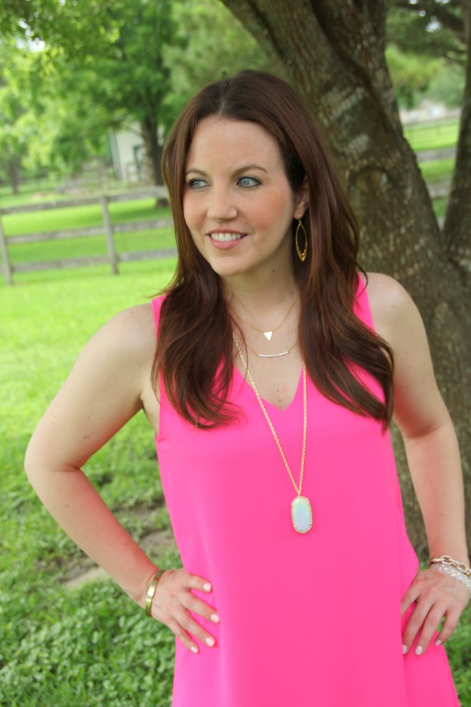 Summer Outfit - Pink dress with gold jewelry | Lady in Violet