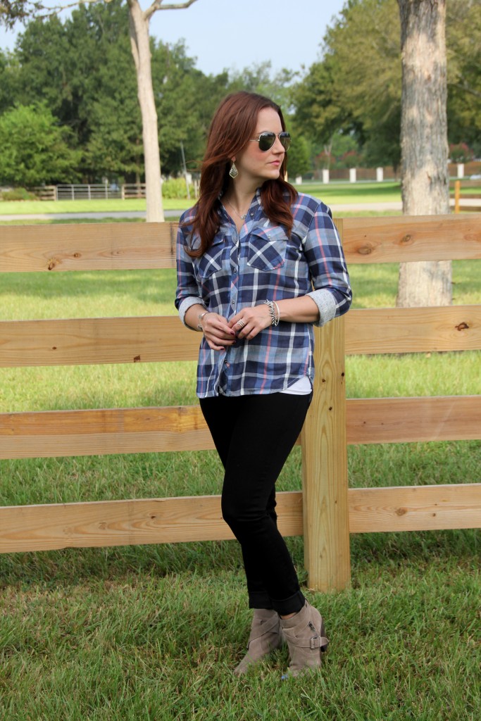 Fall Outfit - Plaid Shirt, Black Skinny Jeans, Taupe Booties | Lady in Violet