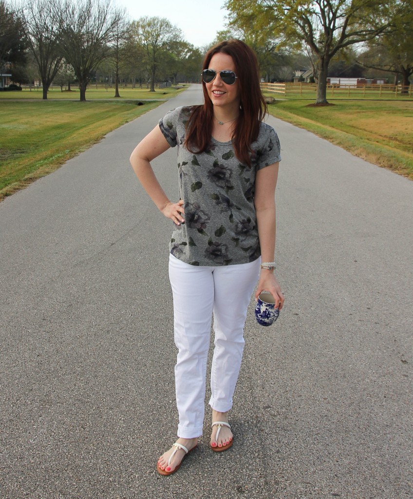 spring weekend casual outfit with white denim