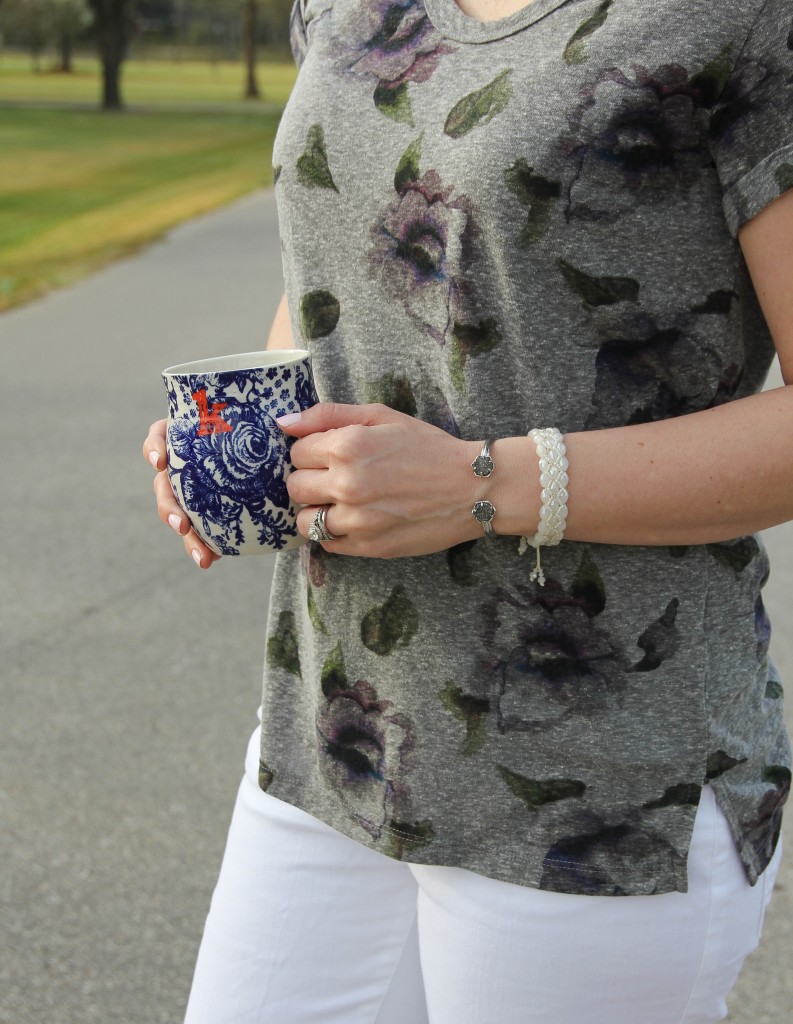 anthropologie top and mug with kendra scott arden bracelet