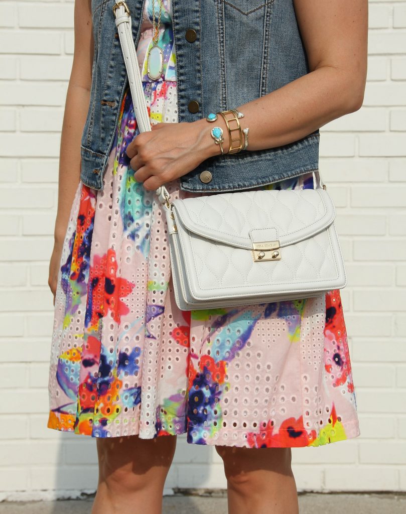 vera bradley white crossbody bag and kendra scott bracelet