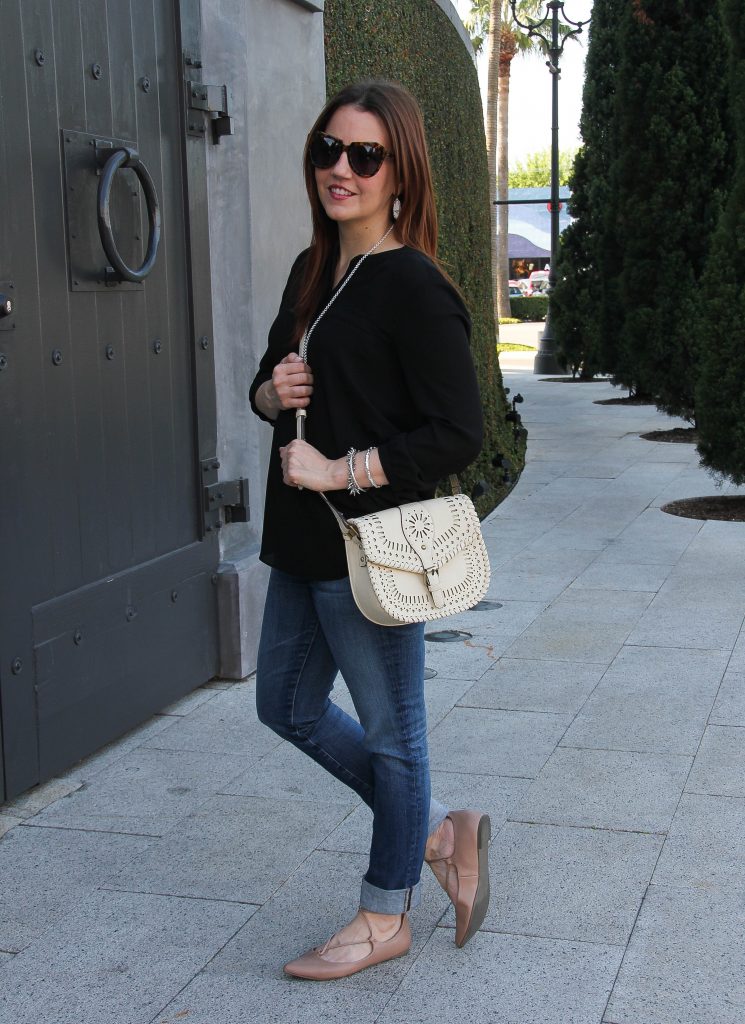 weekend outfit - jeans, flats and a cute top