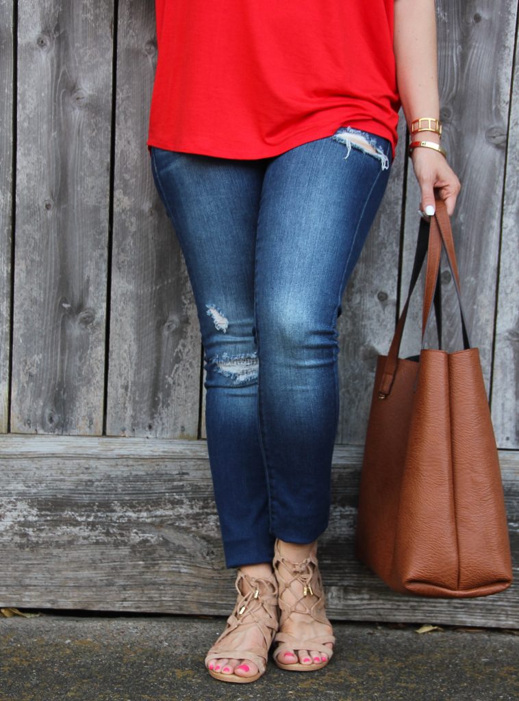 how to style distressed jeans