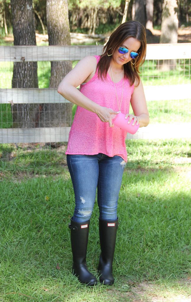 Summer outfit - jeans rain boots pink tank top