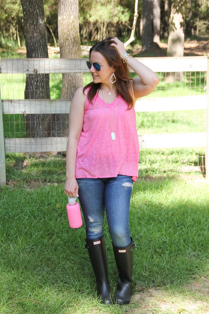 Pink rain boots outfit best sale