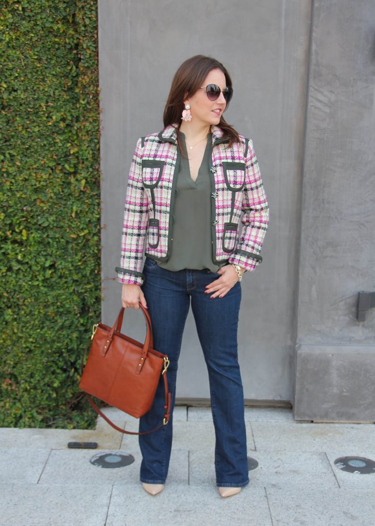 Houston Fashion Blogger wears a casual friday outfit idea for fall.