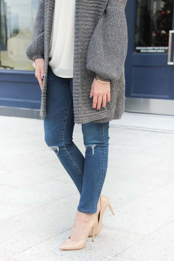 Texas Fashion Blogger, Karen Rock wears a fall outfit idea with a long cardigan, distressed jeans and blush heels for Thanksgiving.