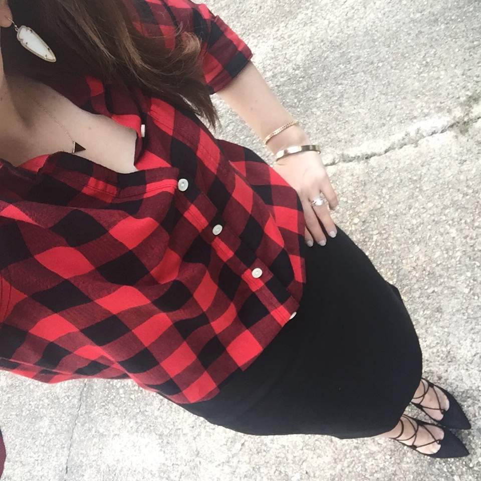houston fashion blogger Lady in Violet wears an office outfit with buffalo plaid and a black pencil skirt.