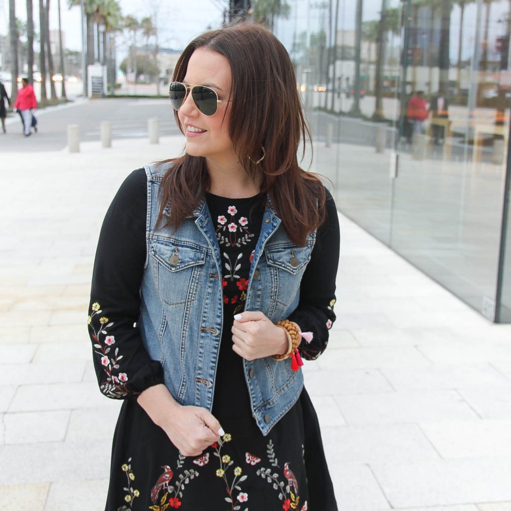 Karen Rock, a Houston Fashion Blogger shares what to wear to the rodeo including denim.