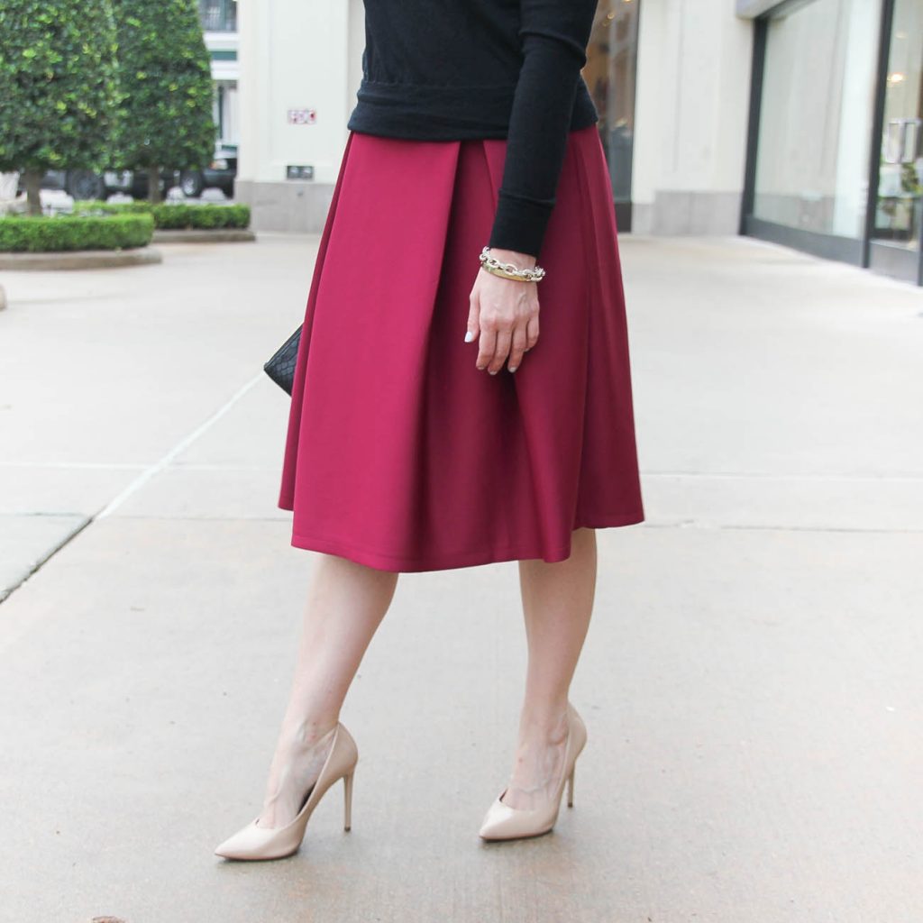 Lady in Violet, a Houston Style blogger shares what shoes to wear with midi skirts if petite.