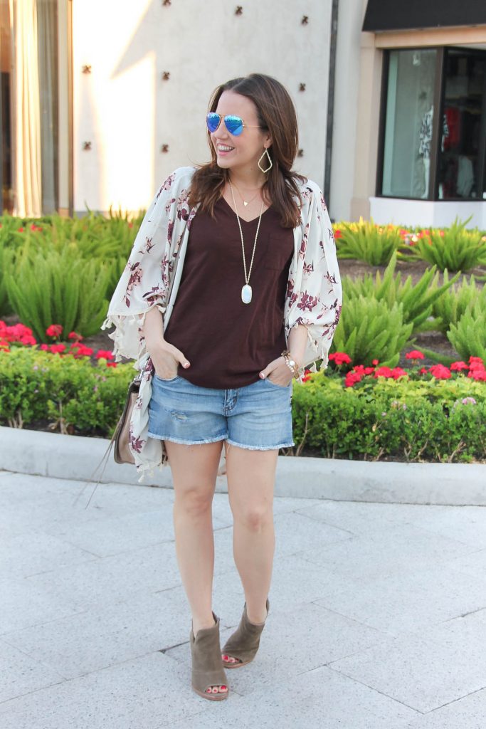 Casual Outfit | Summer Outfit | Distressed Shorts | VNeck Tee | Floral Kimono | Lady in Violet | Houston Fashion Blogger