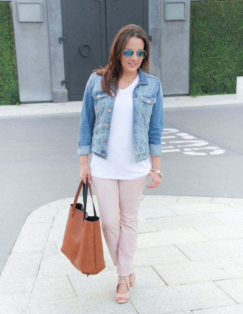 Casual Outfit | White Tee | Pink Cotton Pants | Wedge Sandals | Lady in Violet