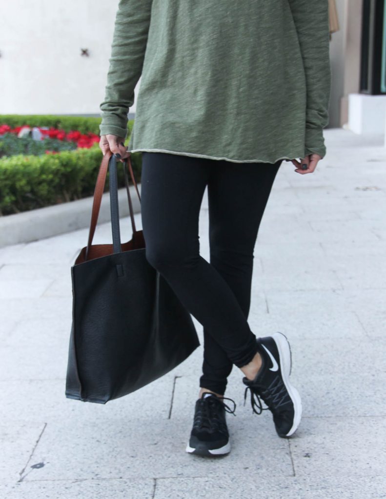 Leggings, tshirt and nikes comfy travel outfit  Comfy travel outfit, Comfy  travel, Winter travel outfit