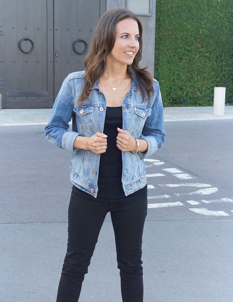 Jean jacket and black jeans outfit best sale