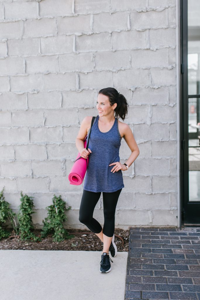 what to wear to the gym | black leggings | nike shoes for women | Houston Lifestyle Blogger Lady in Violet