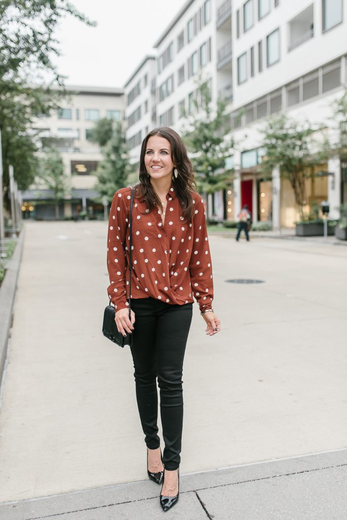 fall casual outfit | polka dot top | black skinny jeans | Houston Fashion Blogger Lady in Violet