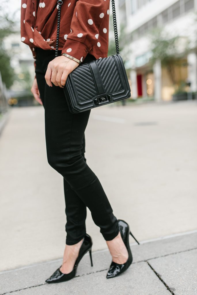 Fall outfit | black skinny jeans | black patent heels | Houston Fashion Blogger Lady in Violet