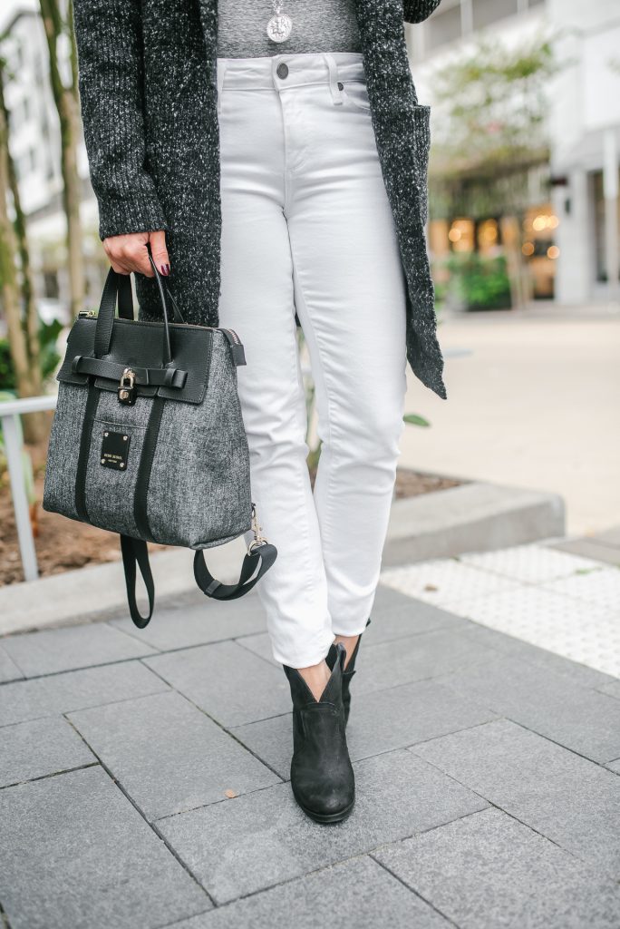 casual outfit | white skinny jeans | black booties | Houston Fashion Blogger Lady in Violet