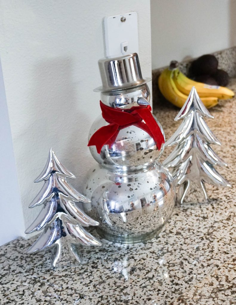 silver Christmas decorations | silver snowman trees | Home Christmas Decorations | Houston Blogger Lady in Violet