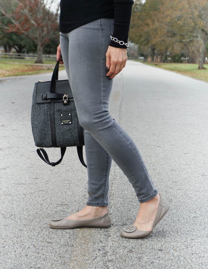 fall outfit | gray skinny jeans | tory burch flats | Petite Fashion Blogger Lady in Violet