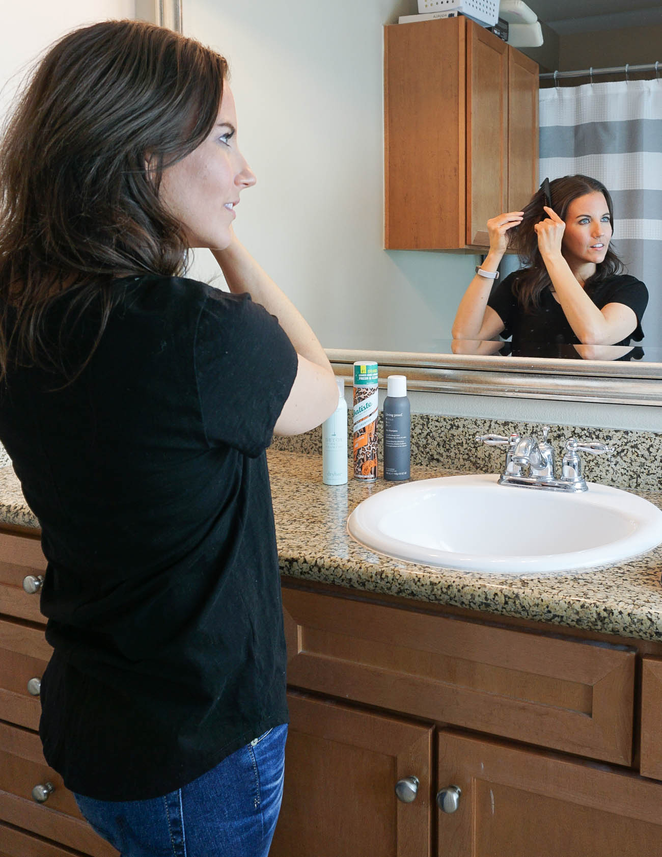 How to Apply Dry Shampoo Lady in VioletLady in Violet