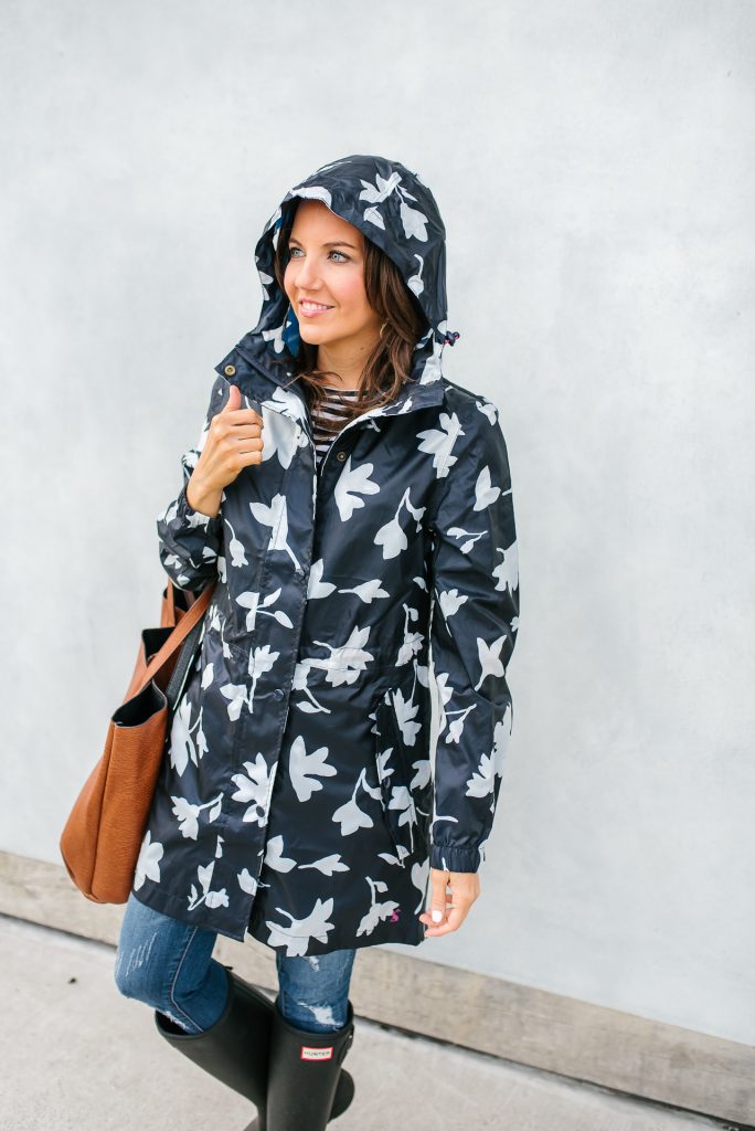 rainy day outfit | joules packable raincoat | Houston Fashion Blogger Karen Kocich