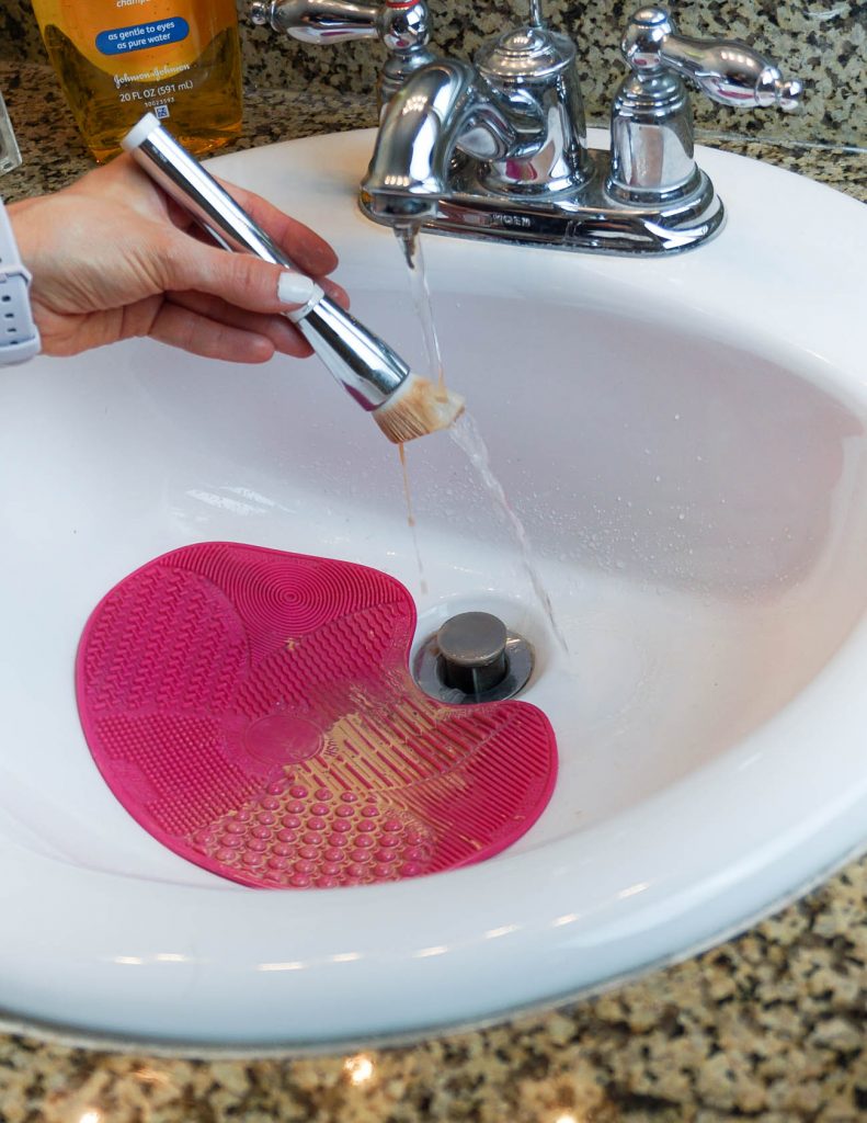 simple way to clean makeup brushes | Houston Beauty Blogger Lady in Violet