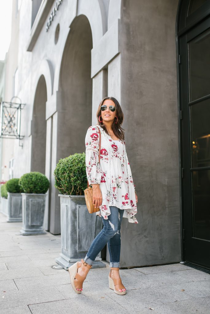 casual outfit | floral tunic | distressed denim | Petite Fashion Blogger Lady in Violet