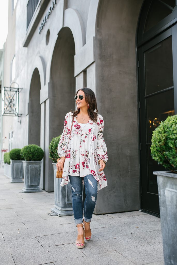 Summer outfit | white floral tunic top | cuffed skinny jeans | Houston Fashion Blogger Lady in Violet