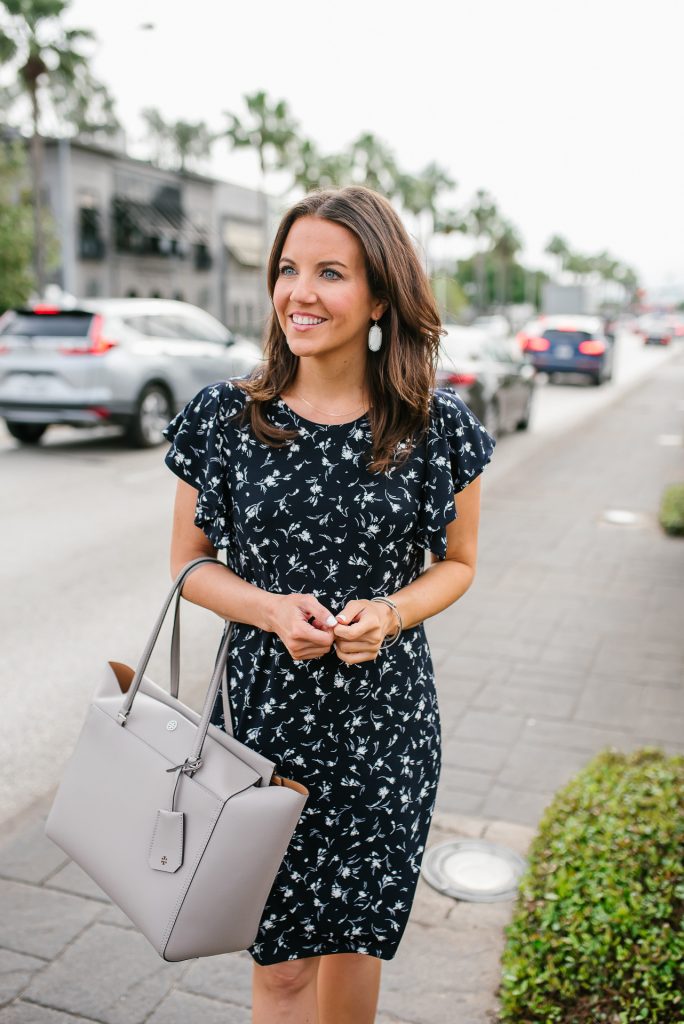 spring work outfit | navy floral dress | tory burch tote bag | Houston Fashion Blog Lady in Violet
