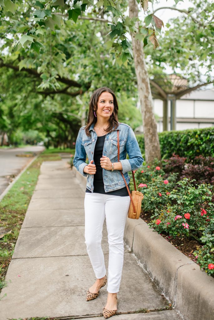 Casual outfit | black tank top | white jeans | Petite Fashion Blogger Lady in Violet