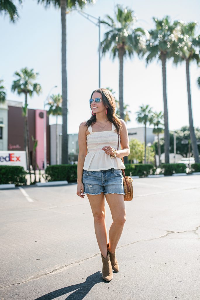 summer fashion | ivory tank top | jean shorts | Petite Fashion Blogger Lady in Violet