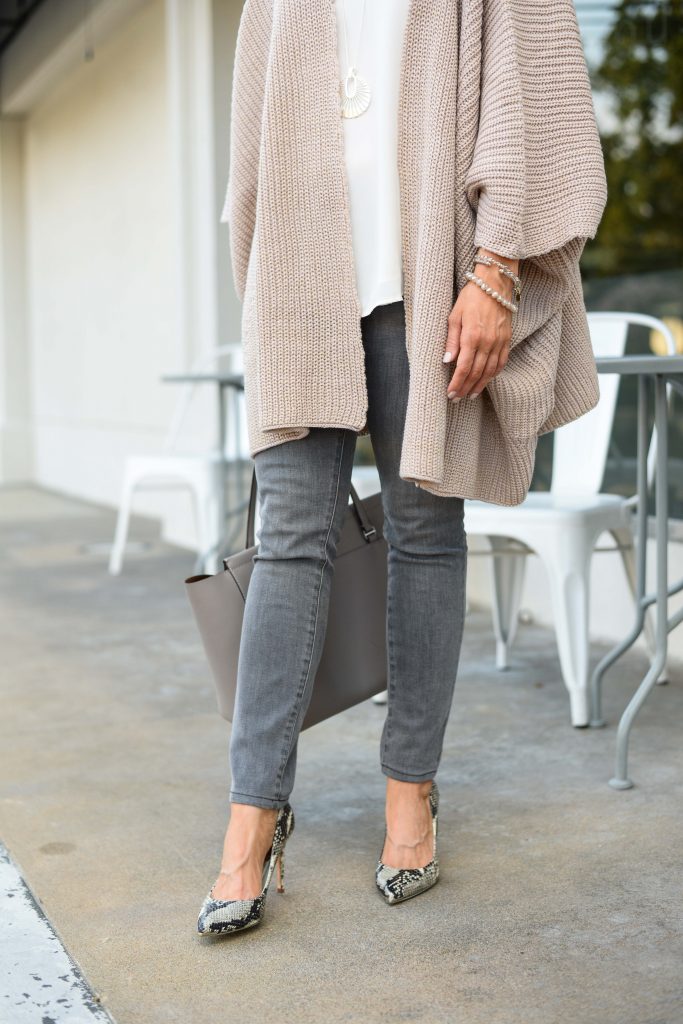 spring outfit | gray skinny jeans | snakeskin heels | Petite Fashion Blog Lady in Violet