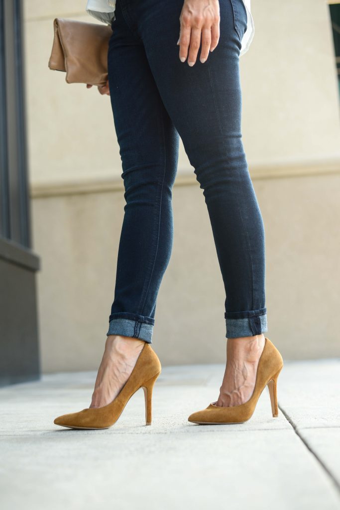 fall fashion | dark wash cuffed skinny jeans | tan brown suede heels | Casual Fashion Blog Lady in Violet