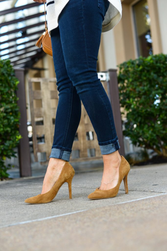 casual outfits | dark wash skinny jeans | light tan suede heels | Budget Friendly Fashion Blog Lady in Violet