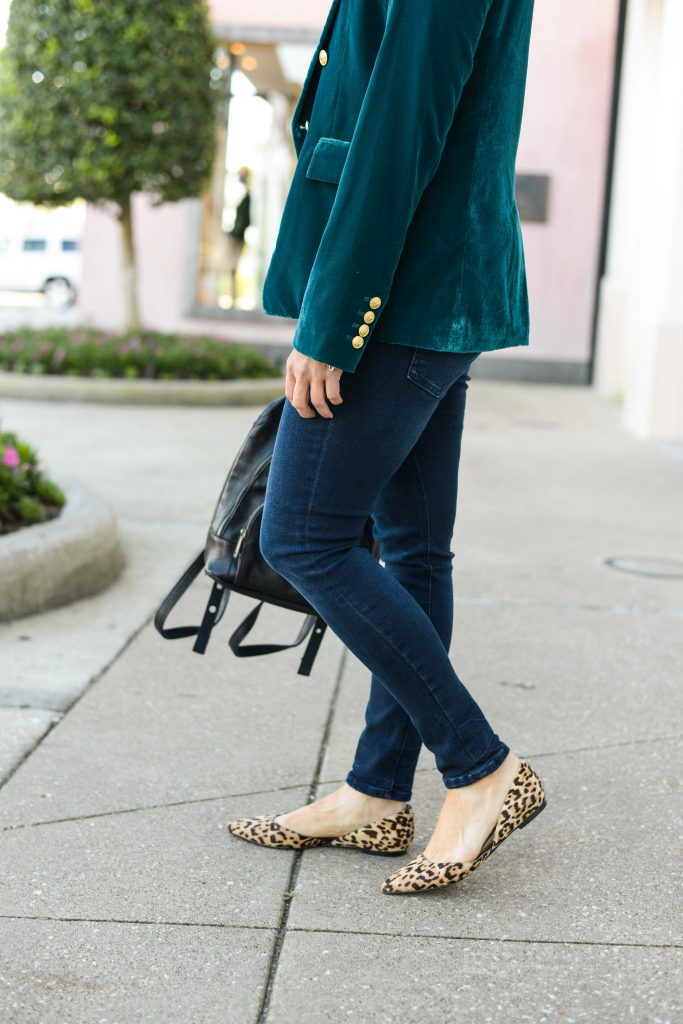 casual outfit | leopard print flats | dark wash skinny jeans | Petite Fashion Blog Lady in Violet