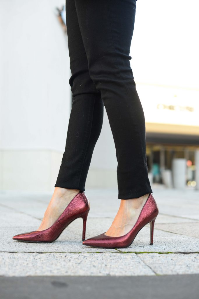 date night outfit | black skinny jeans | red metallic heels | Top Fashion Blog Lady in Violet