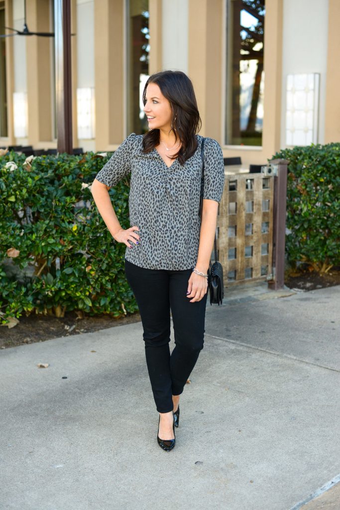 fall outfits | short sleeve leopard top with black skinny jeans | Daily Style Blog Lady in Violet