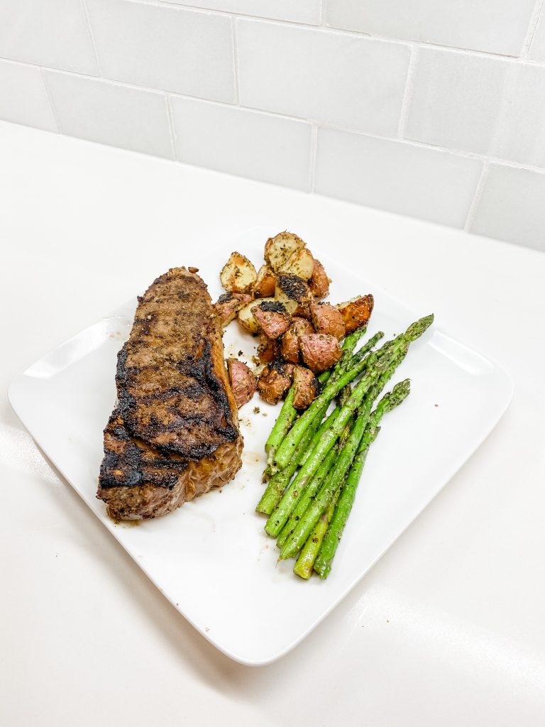 quick and easy dinner ideas | grileed steak and vegetables | Lifestyle Blog Lady in Violet